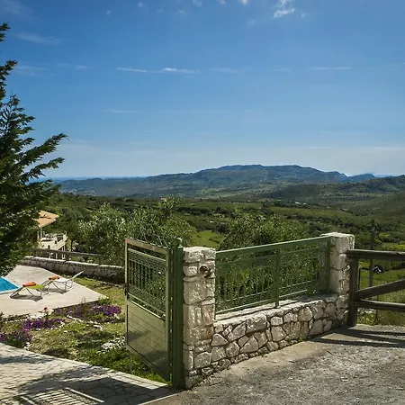 Villa Country Athérasz